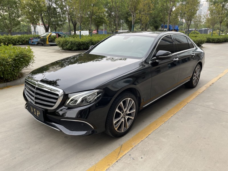 济宁19年奔驰E8