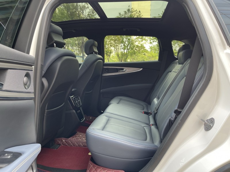 济宁23年林肯航海家8