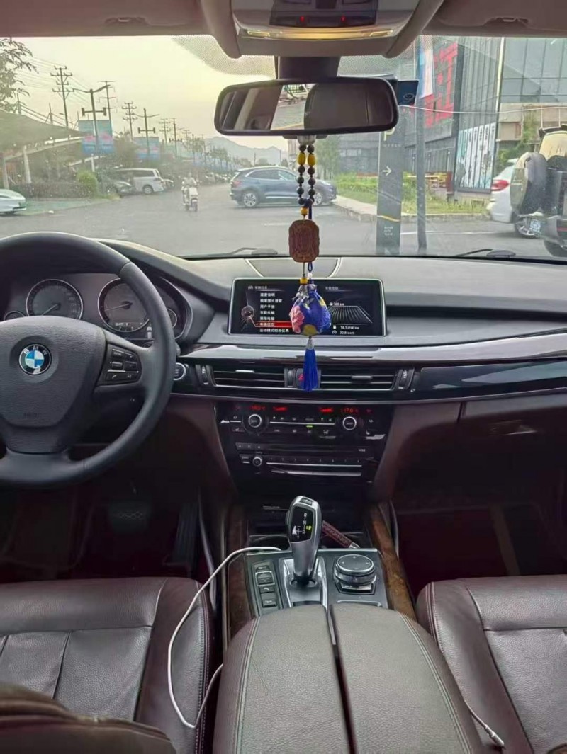 金华15年宝马X57