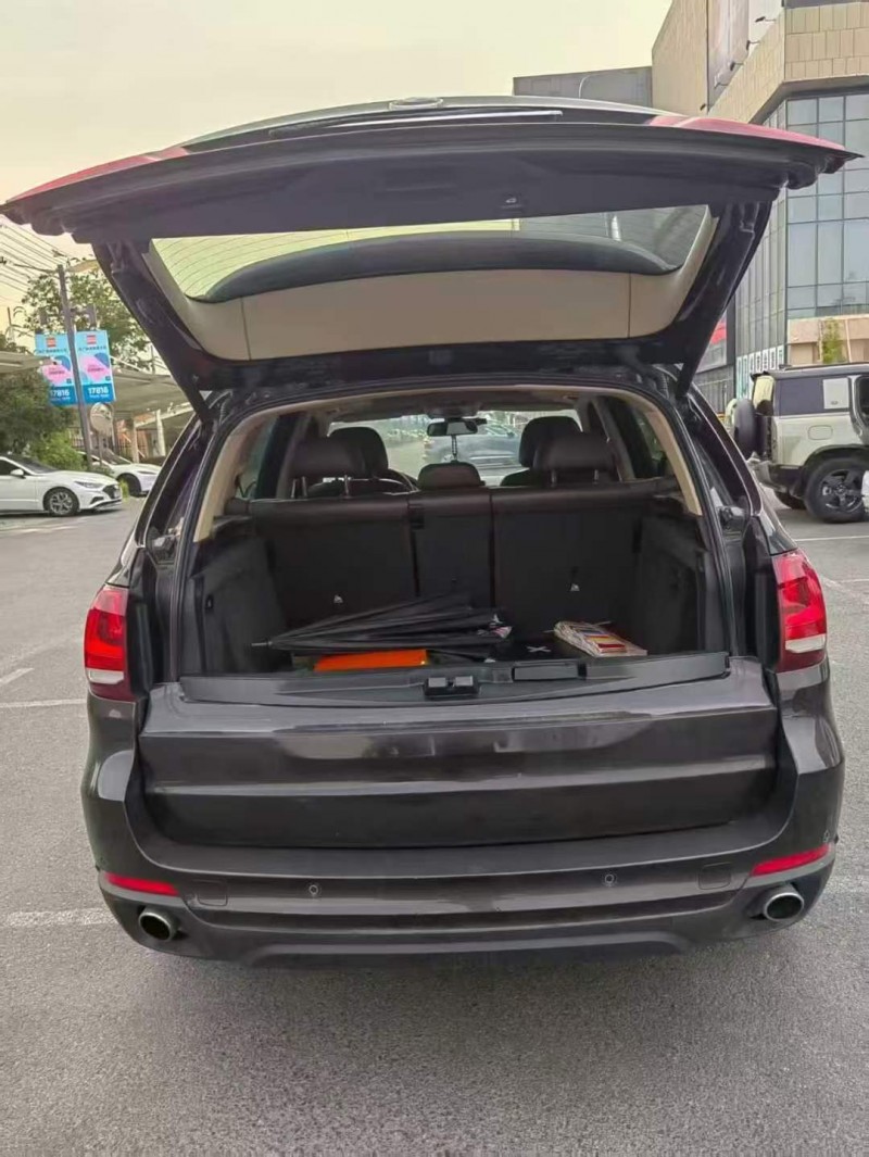 金华15年宝马X58