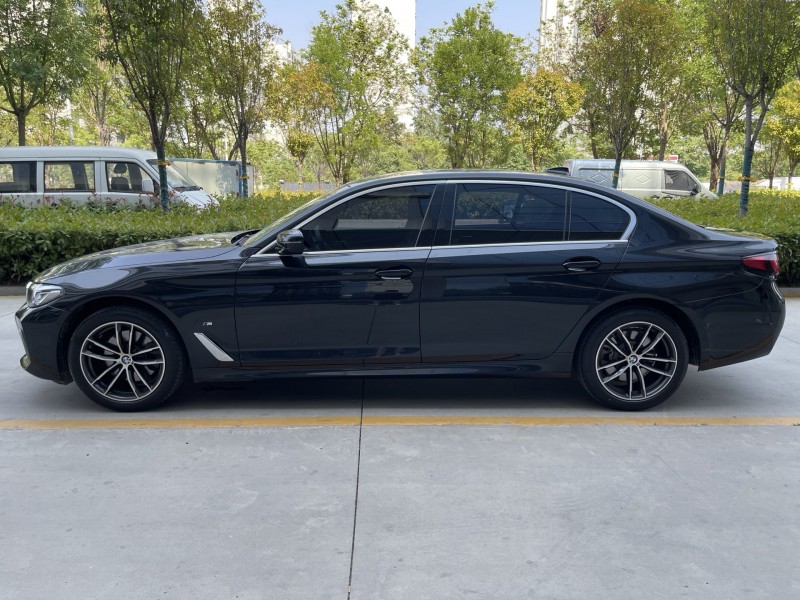 济宁23年宝马5系4