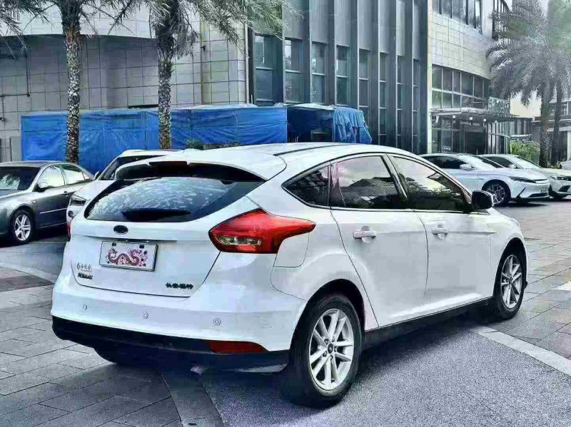 佛山16年福特福克斯5