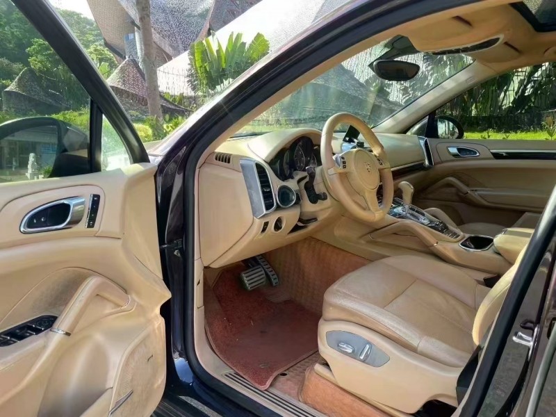 深圳13年保时捷卡宴6