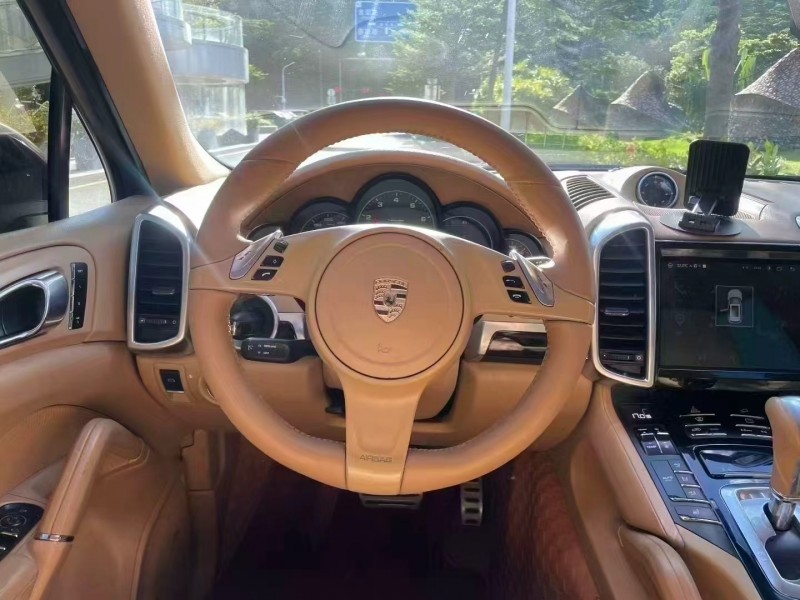 深圳13年保时捷卡宴7