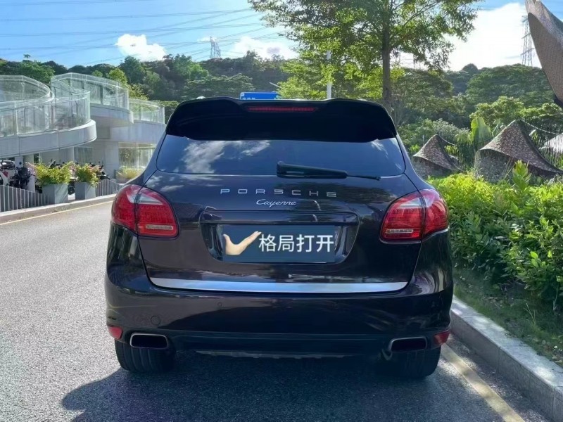深圳13年保时捷卡宴9