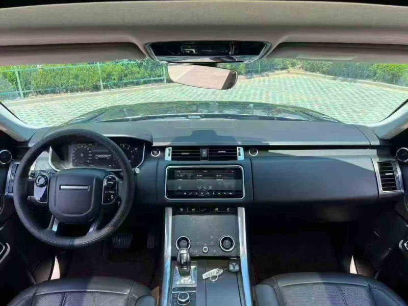 苏州19年路虎揽胜运动4