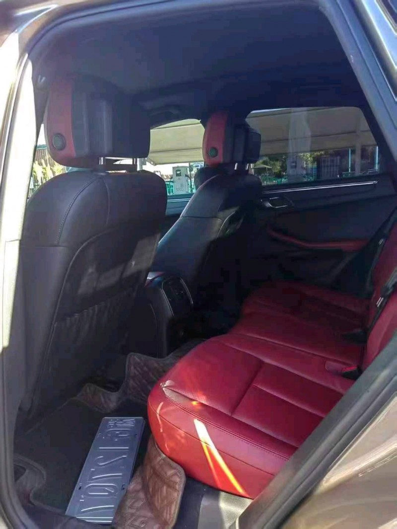 金华17年保时捷Macan4