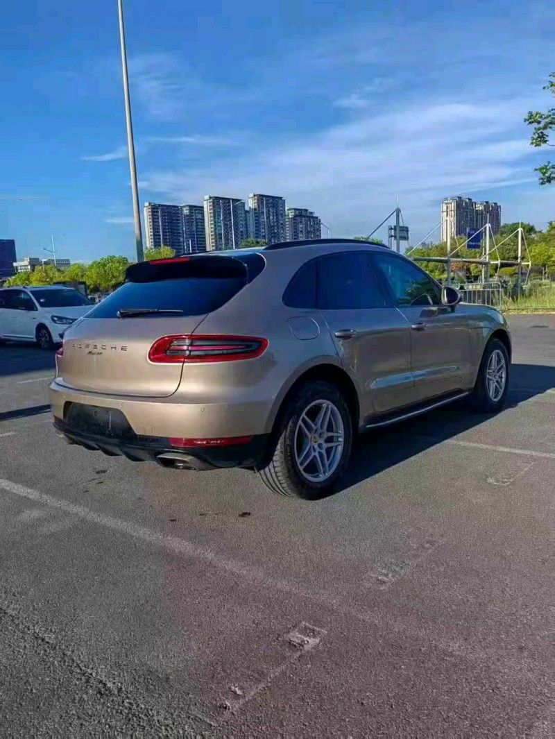 金华17年保时捷Macan7