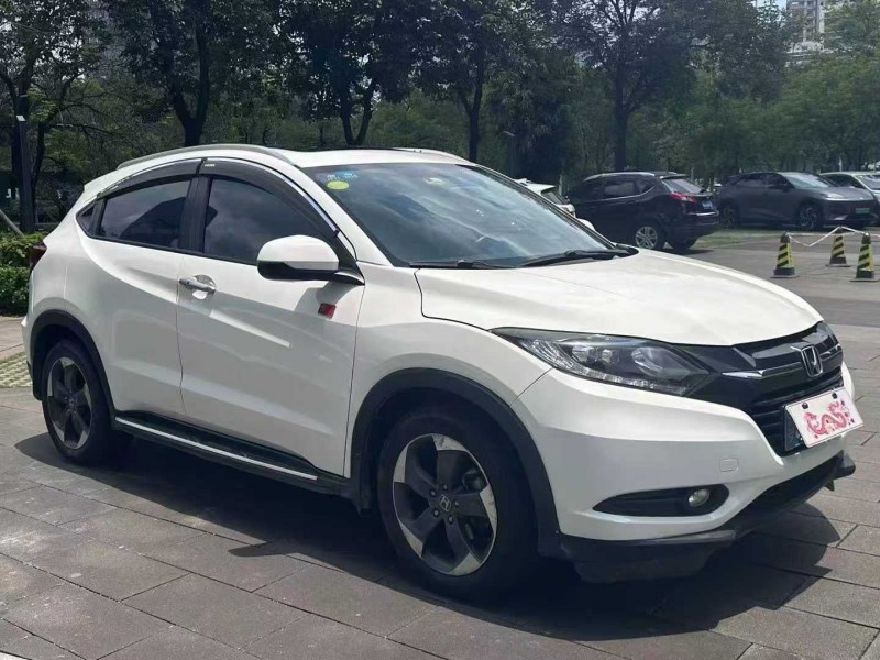 汕头17年本田缤智2