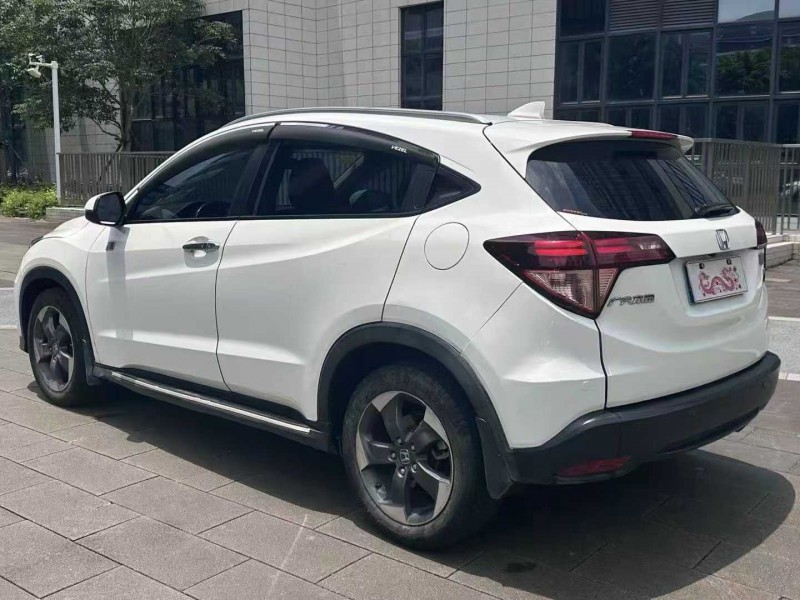 汕头17年本田缤智8