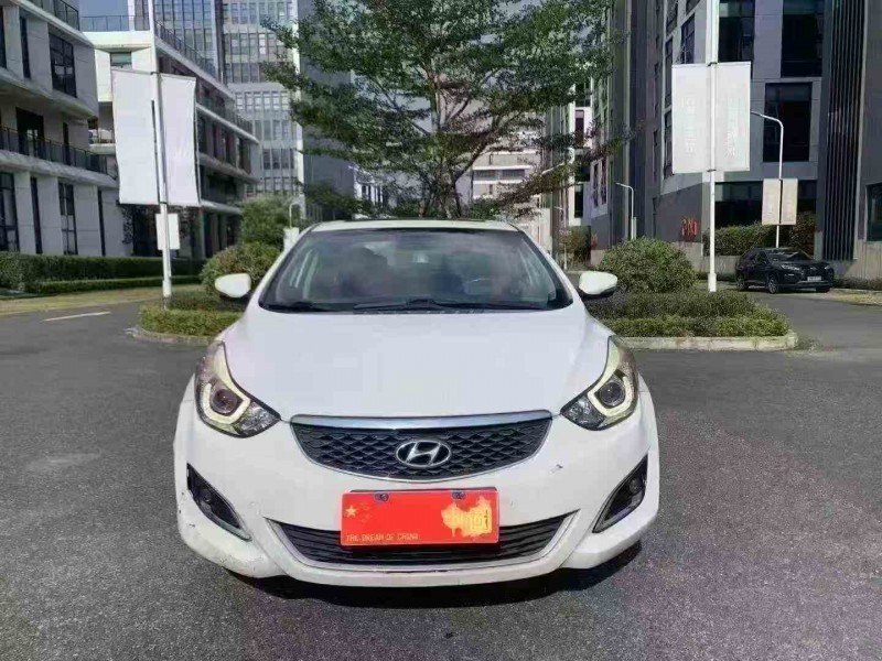 珠海17年现代朗动1