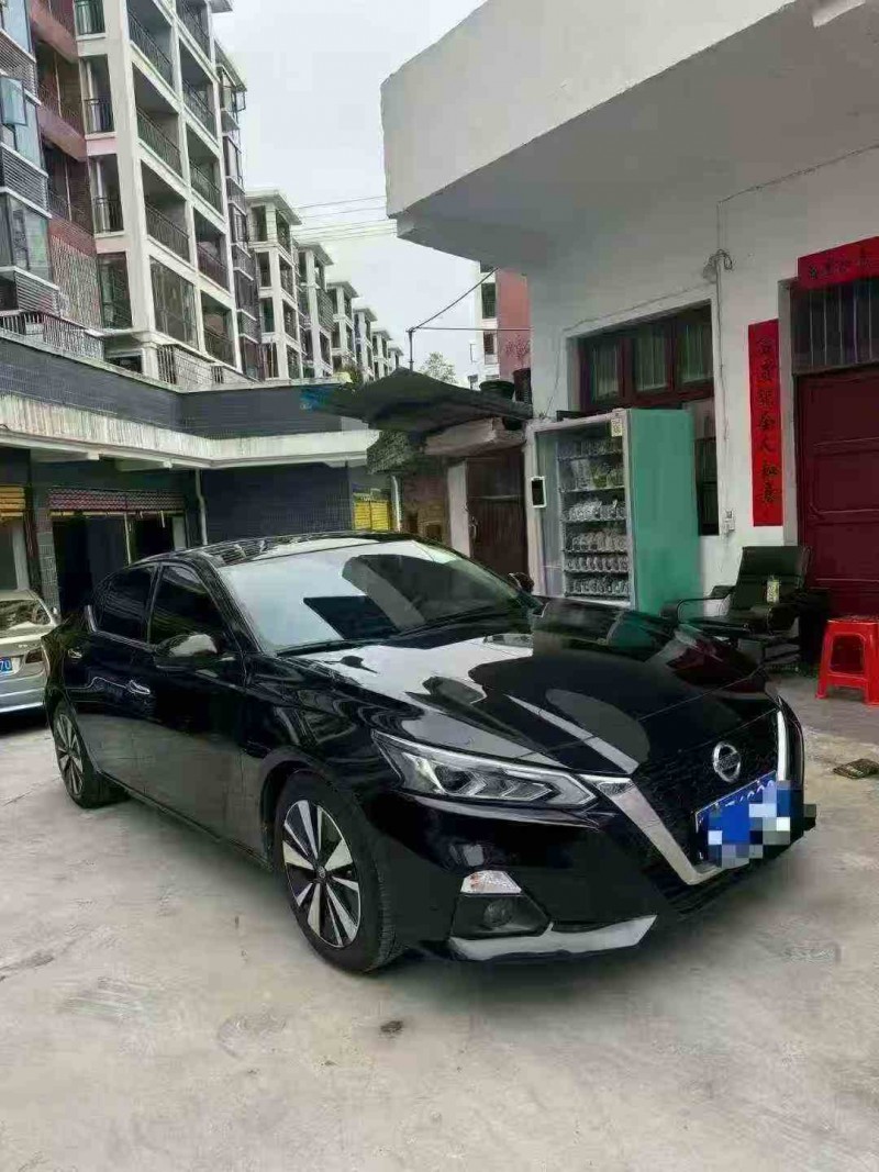 邵阳22年日产天籁3