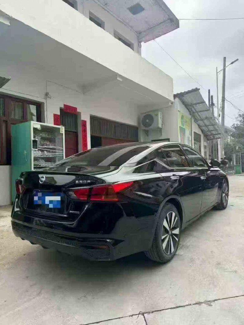 邵阳22年日产天籁8