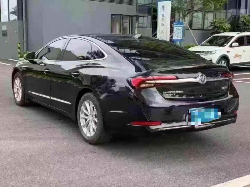 东莞21年别克君越8