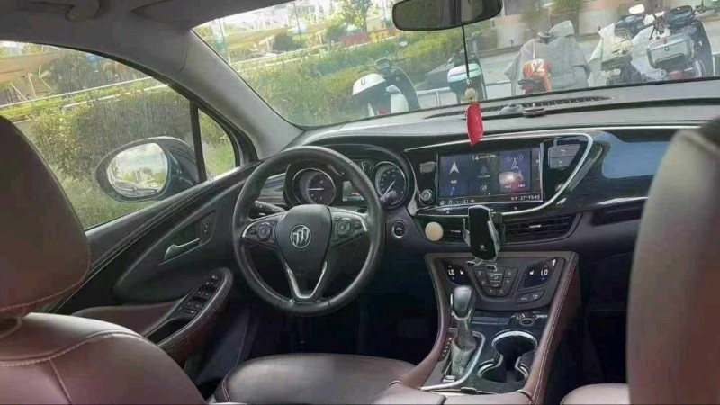 金华21年别克昂科威5