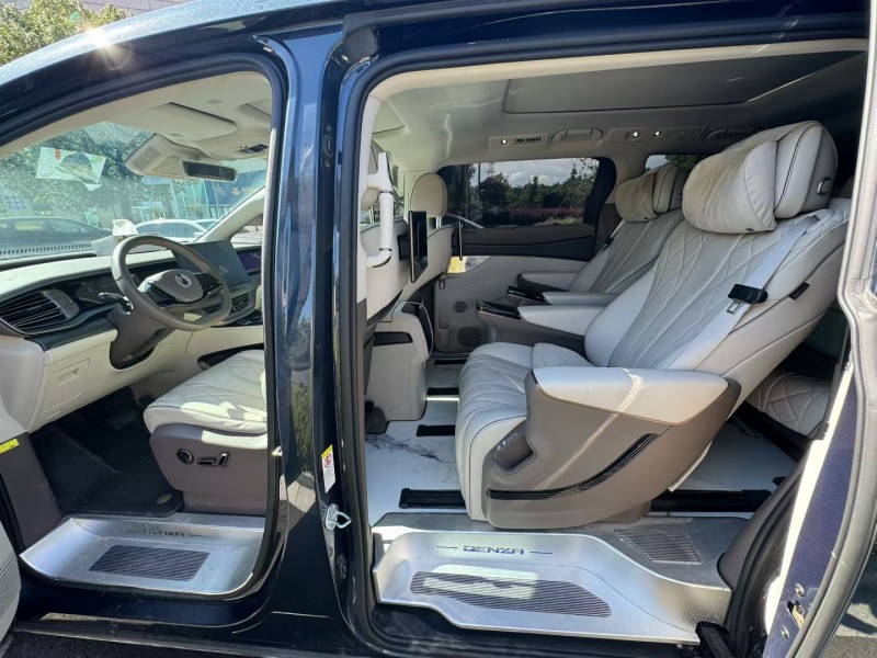 台州23年腾势D94