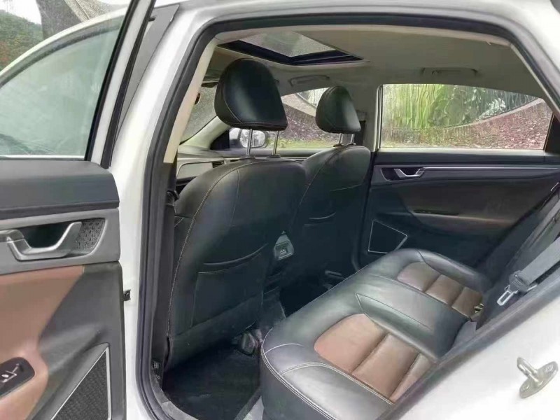 深圳19年吉利帝豪5