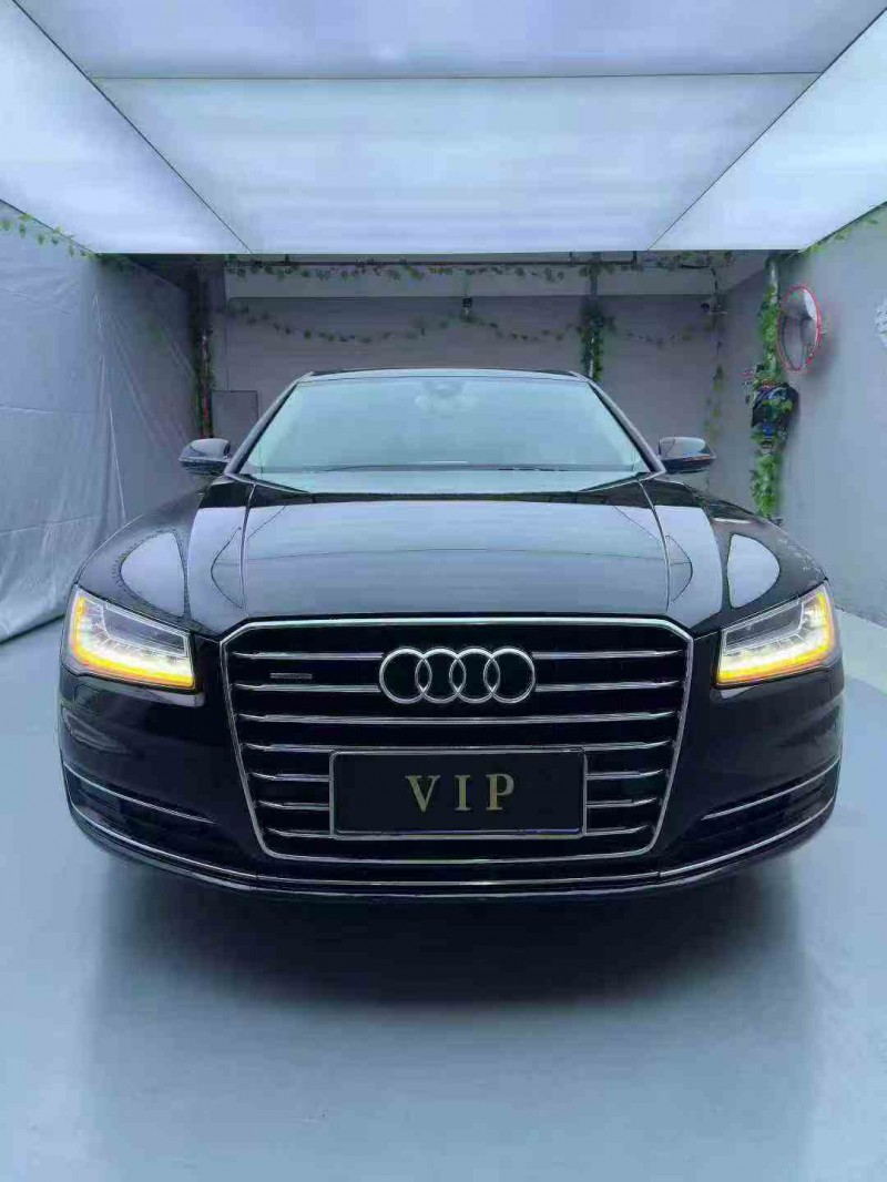 深圳17年奥迪A8L1