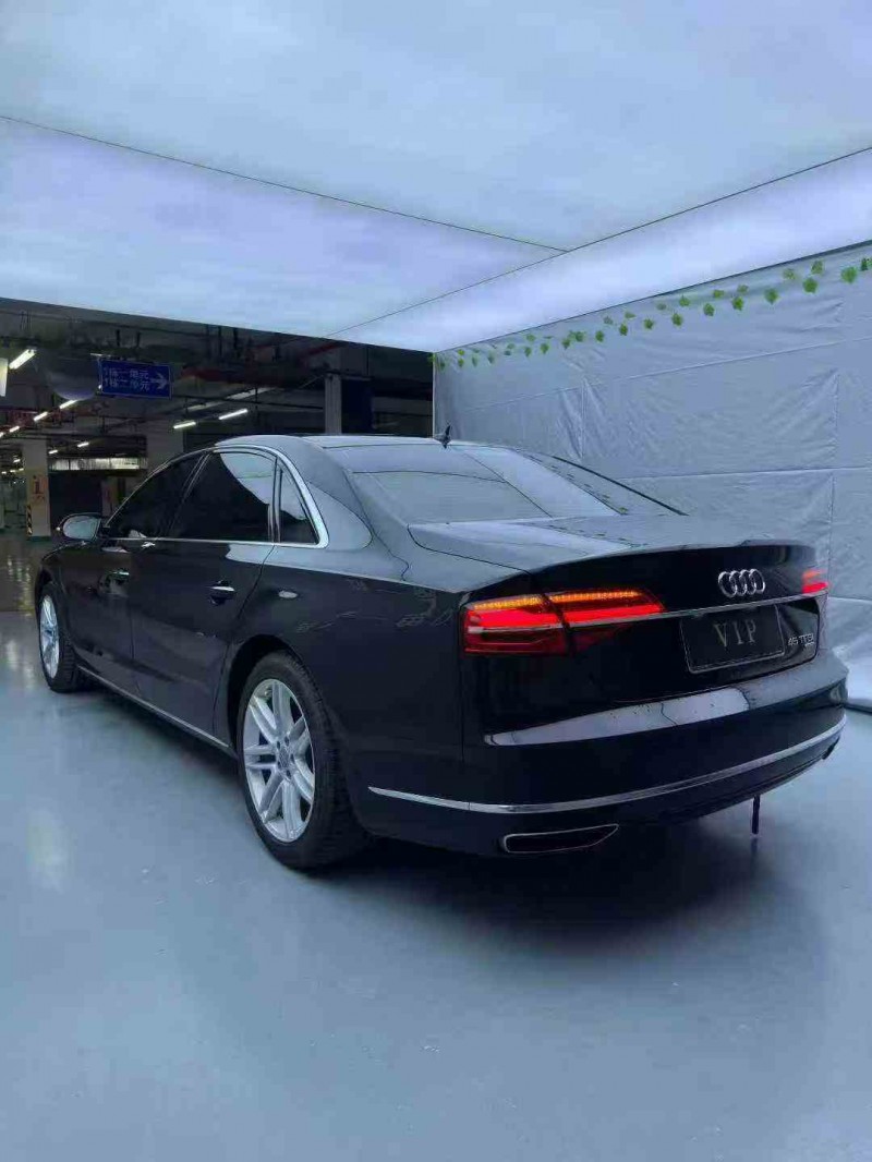 深圳17年奥迪A8L8