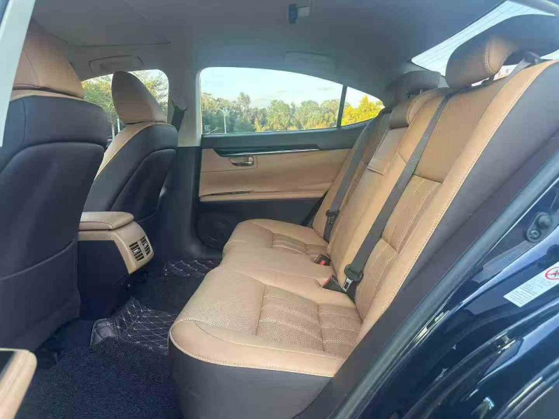 佛山16年雷克萨斯ES8