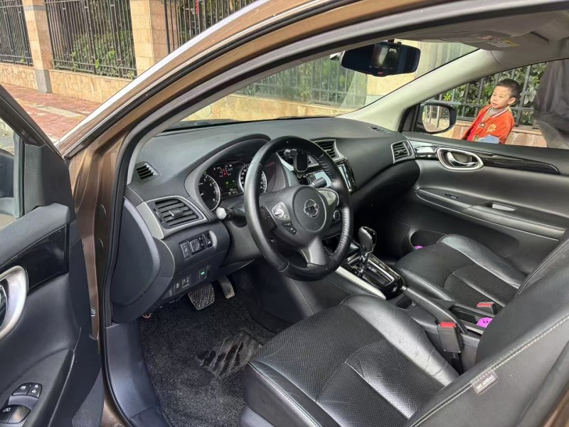 佛山16年日产轩逸5