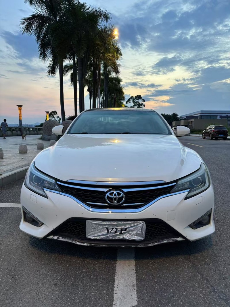 佛山14年丰田锐志1