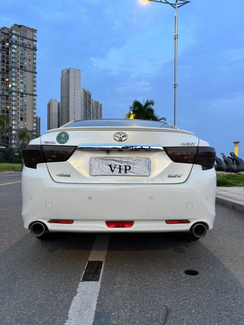 佛山14年丰田锐志5