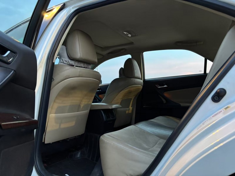 佛山14年丰田锐志7