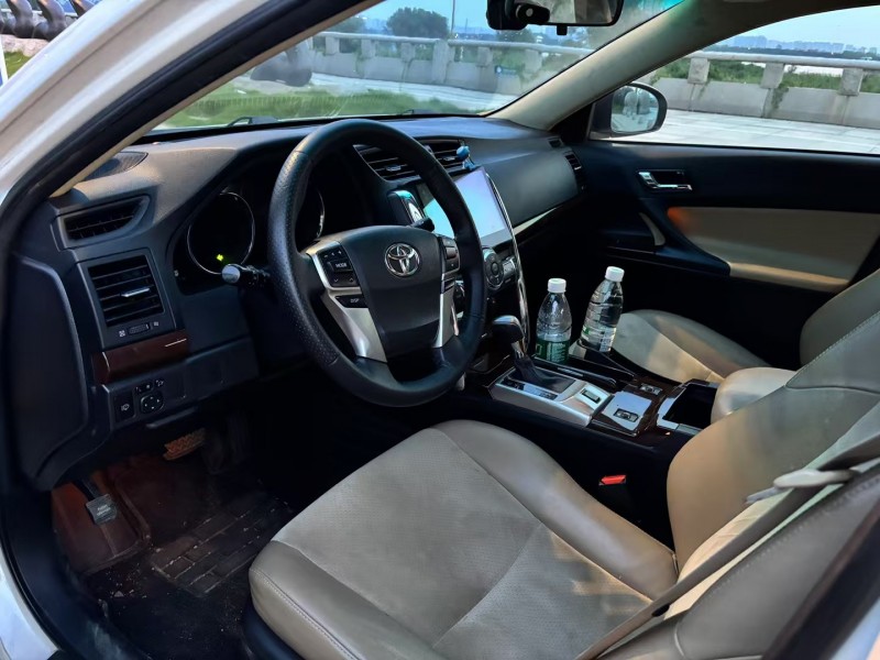 佛山14年丰田锐志8