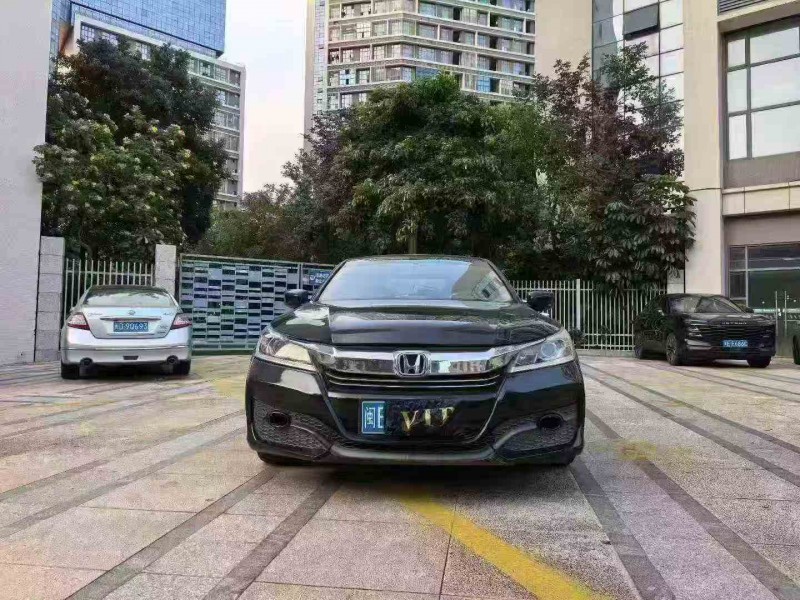 三明17年本田雅阁1