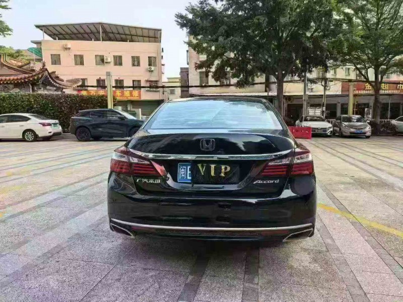 三明17年本田雅阁9