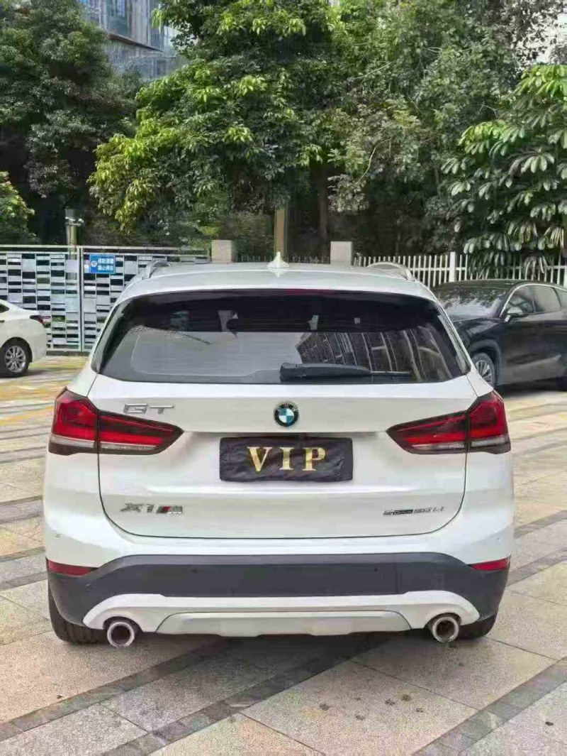 三明21年宝马X19