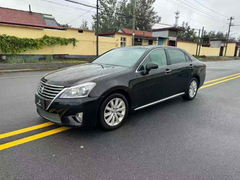 潍坊15年丰田皇冠2