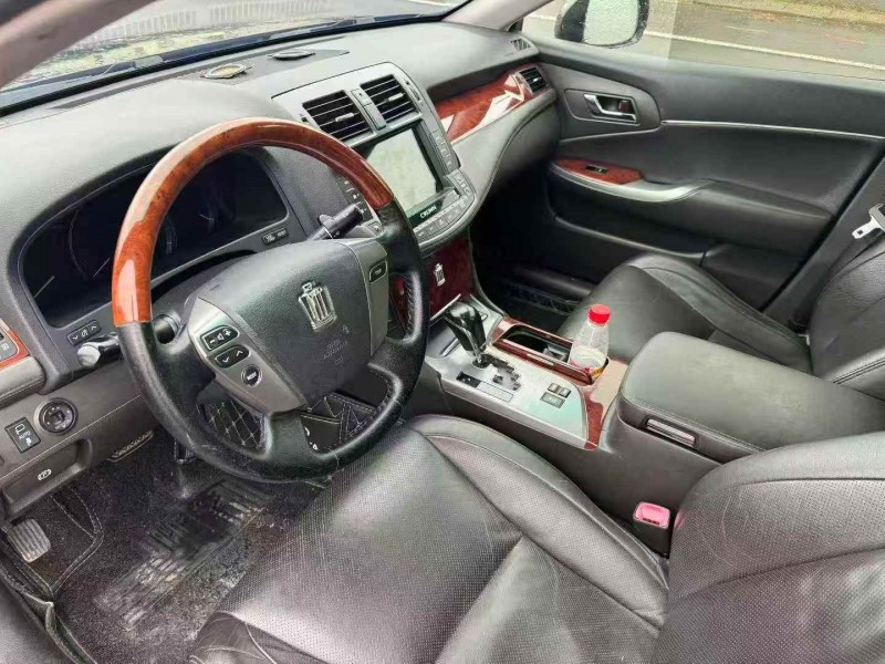 潍坊15年丰田皇冠4