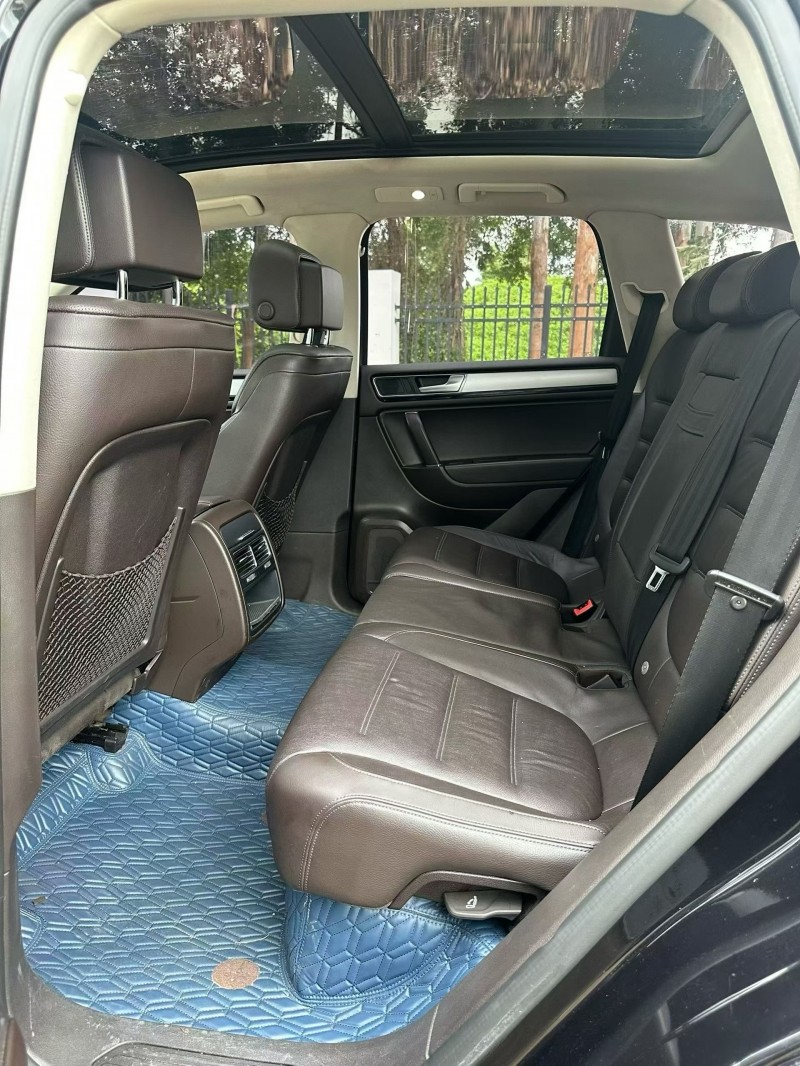 厦门16年大众途锐7