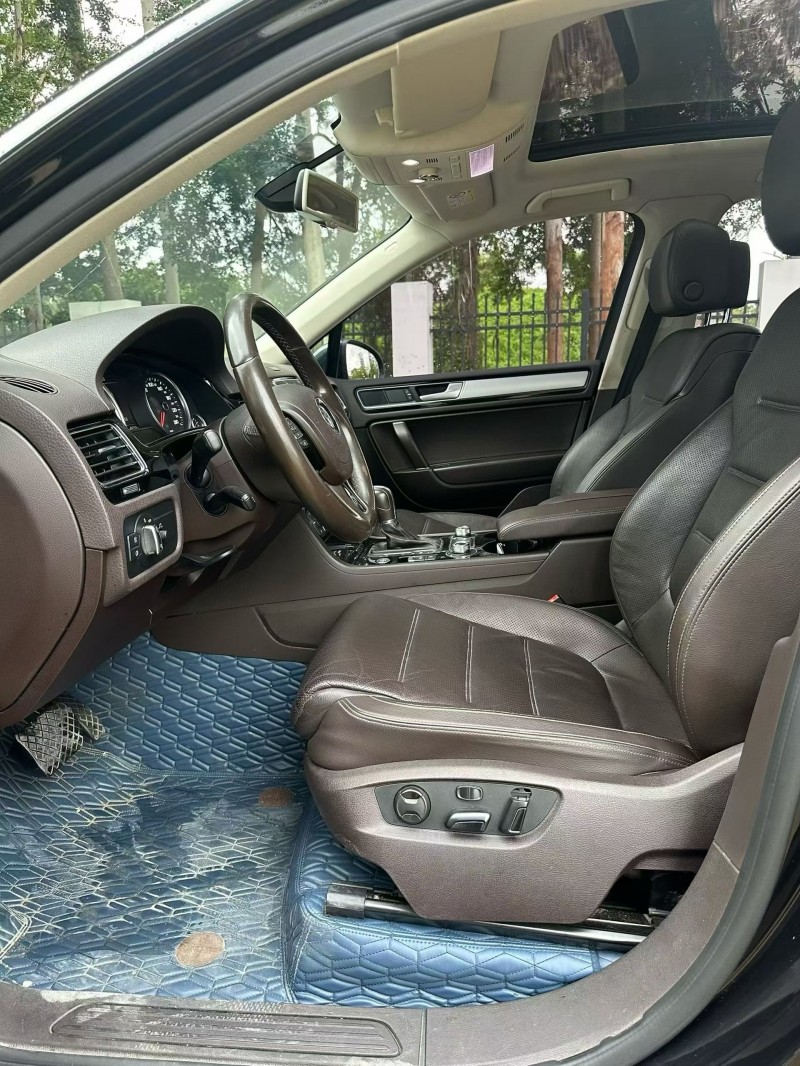 厦门16年大众途锐8