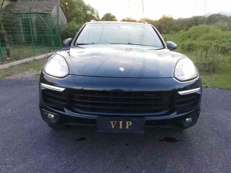 嘉兴15年保时捷卡宴1