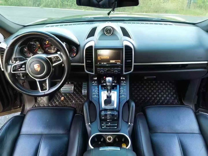 嘉兴15年保时捷卡宴5