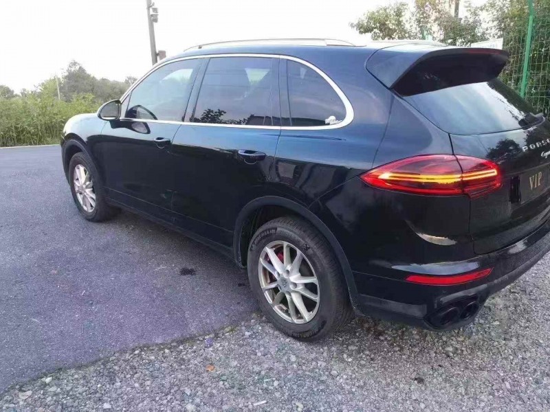 嘉兴15年保时捷卡宴7