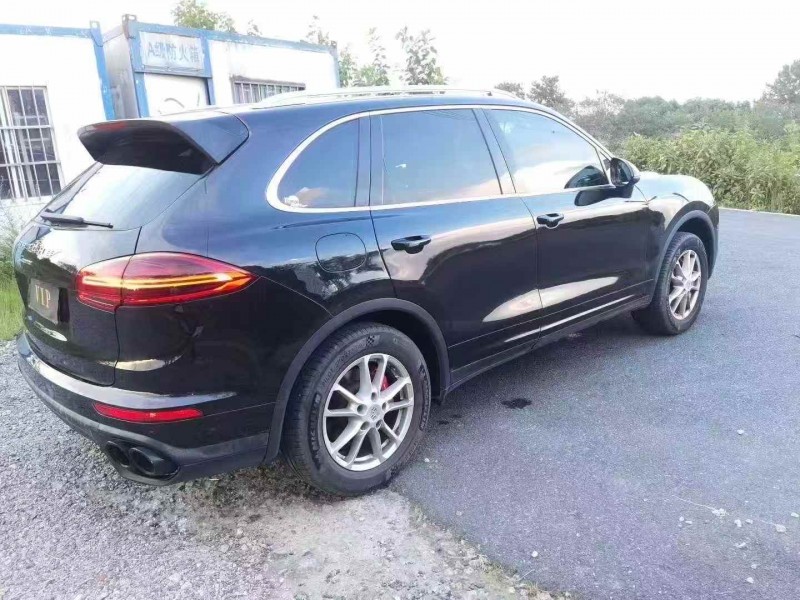 嘉兴15年保时捷卡宴8