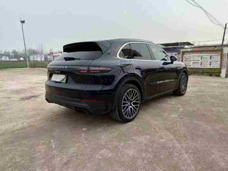 徐州19年保时捷卡宴4