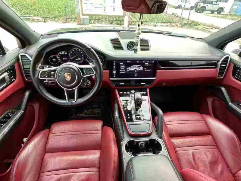 徐州19年保时捷卡宴8