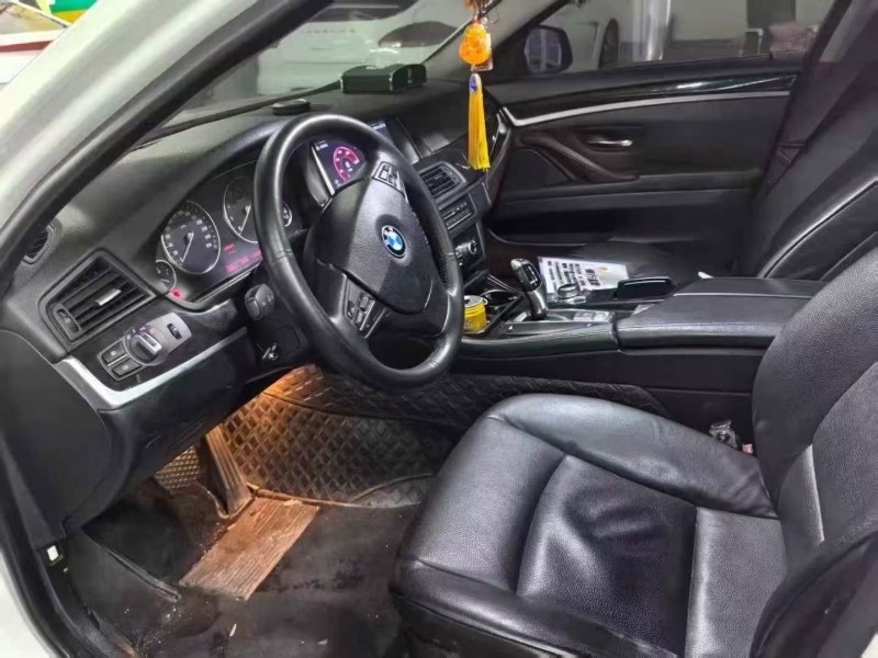 重庆12年宝马5系8