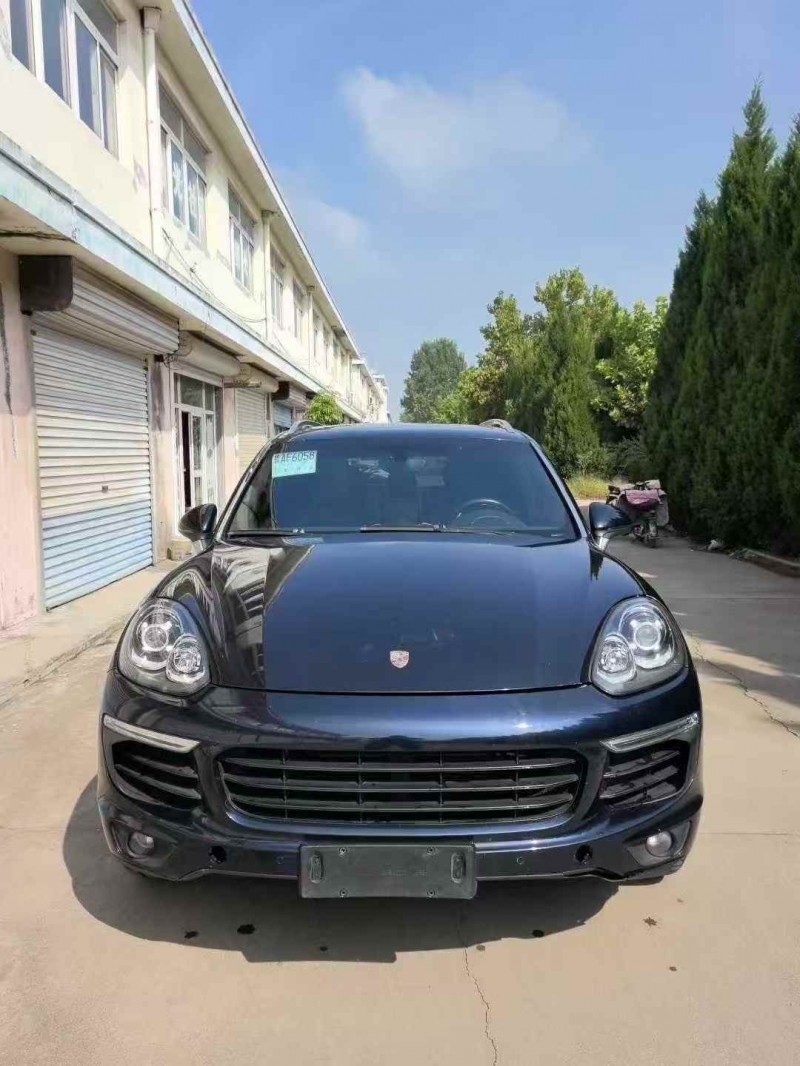 青岛15年保时捷卡宴1