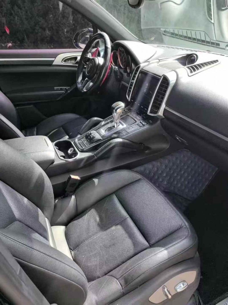 青岛15年保时捷卡宴5