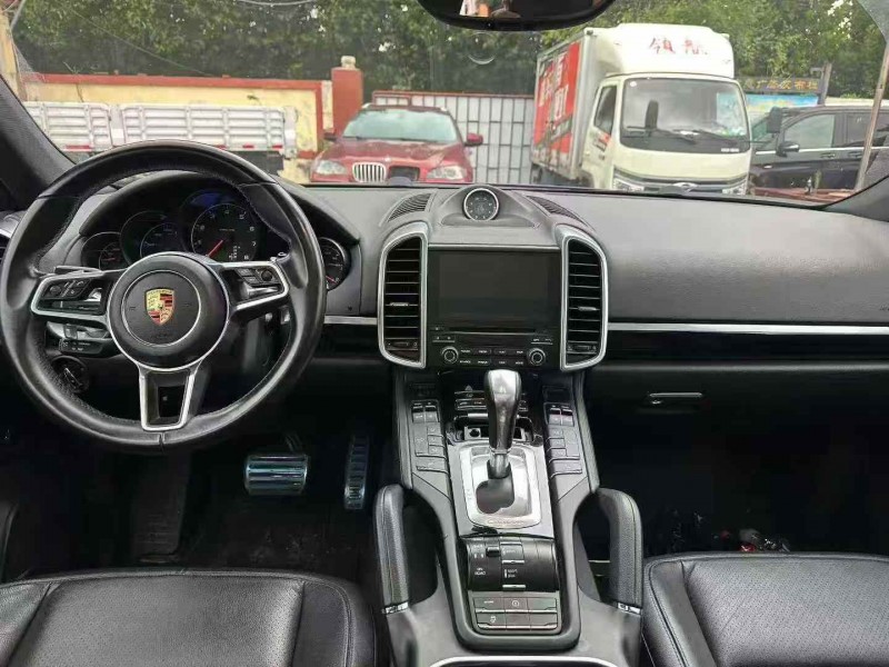 淄博18年保时捷卡宴7