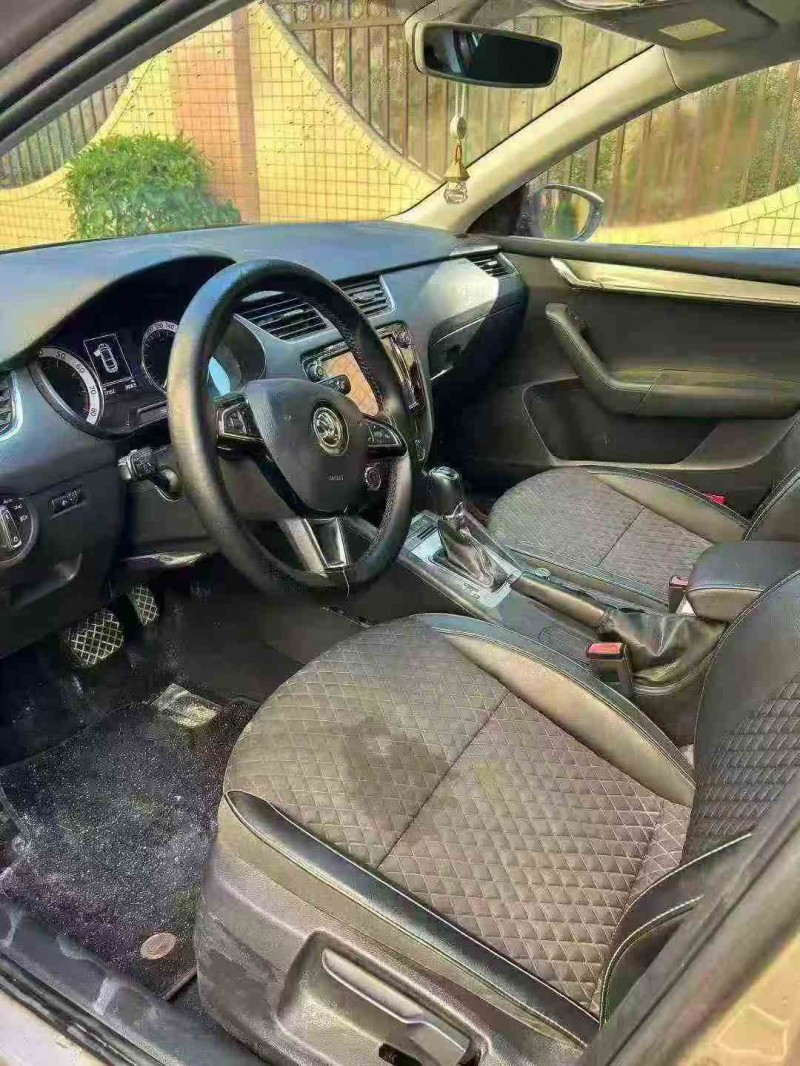 广州18年斯柯达明锐4