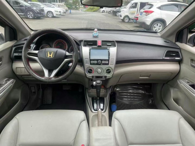 佛山10年本田锋范4