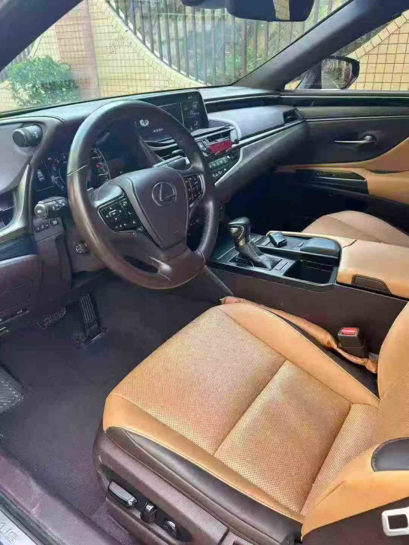 深圳20年雷克萨斯ES5