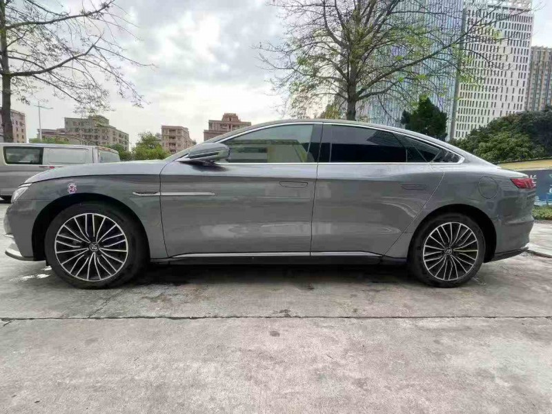 汕头21年比亚迪汉9